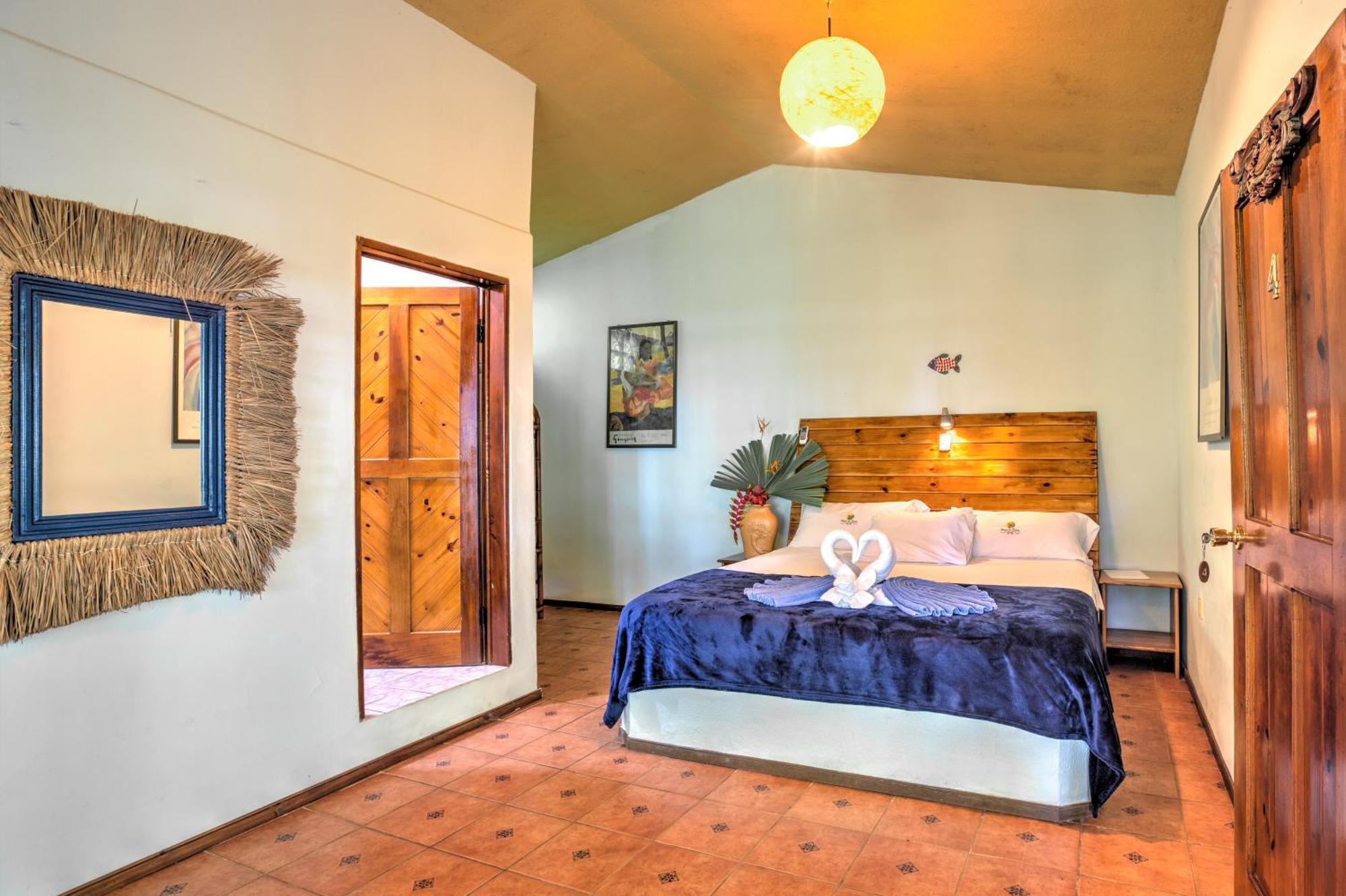 King Suite Spa Bath